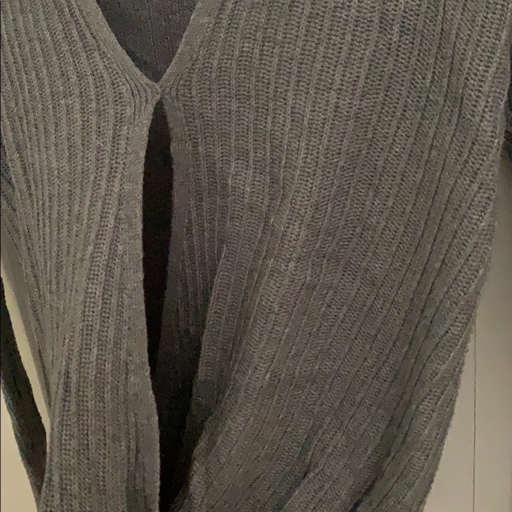 Hollister wrap sweater - Picture 2 of 4
